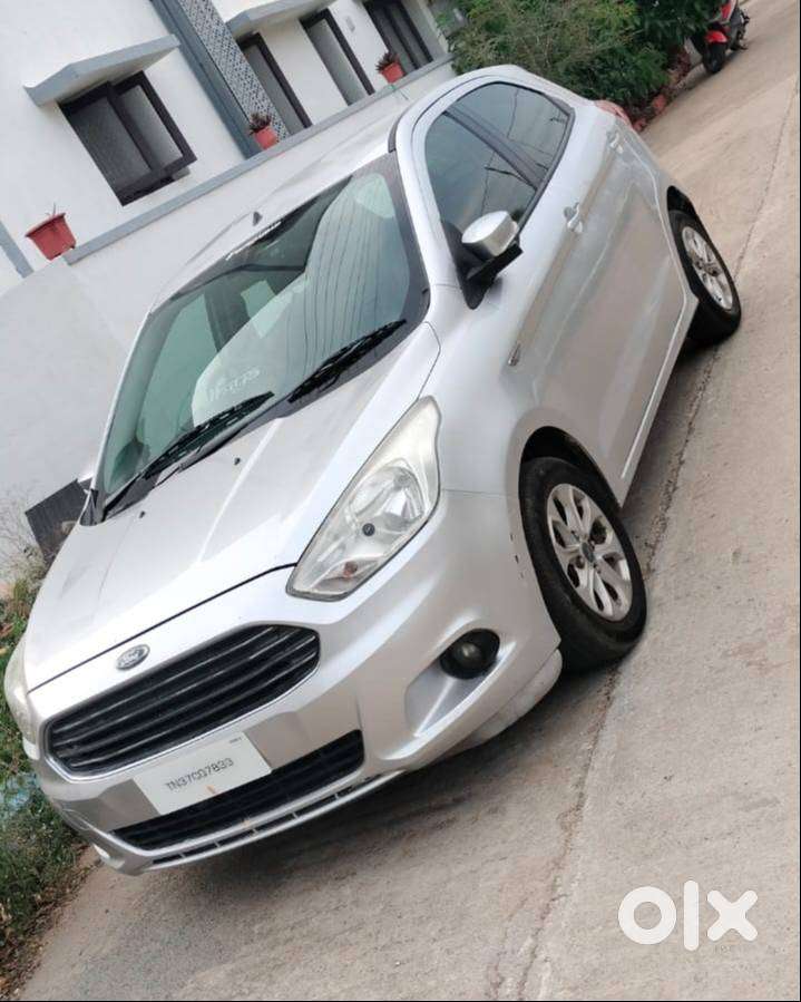 2016 Ford Figo Titanium Petrol (ing - Silver )