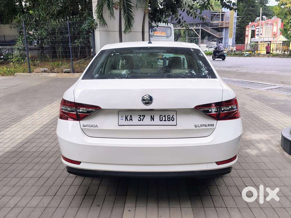 Skoda Superb [ ] 1.8 Style Tsi At, 2016, Petrol