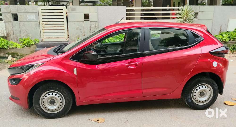 Tata Altroz 1.2 Xe, 2021, Petrol