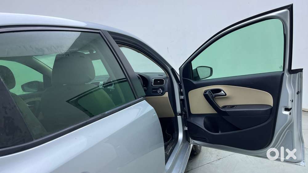 Volkswagen Polo Petrol Highline 1.2l, 2015, Petrol