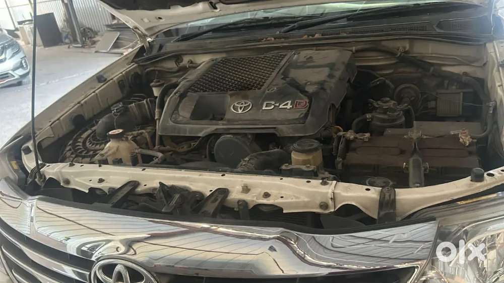 Up Registered Toyota Fortuner 2016 Diesel 172000 Km Driven