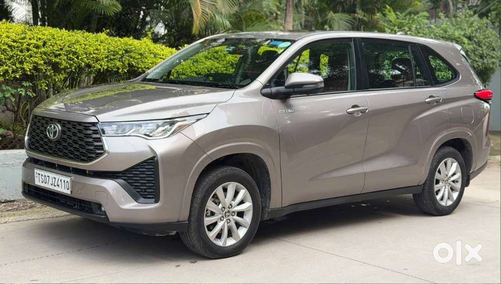 Toyota Innova Hycross 2.0 Vx (o) Hybrid 7 Str, 2023, Petrol