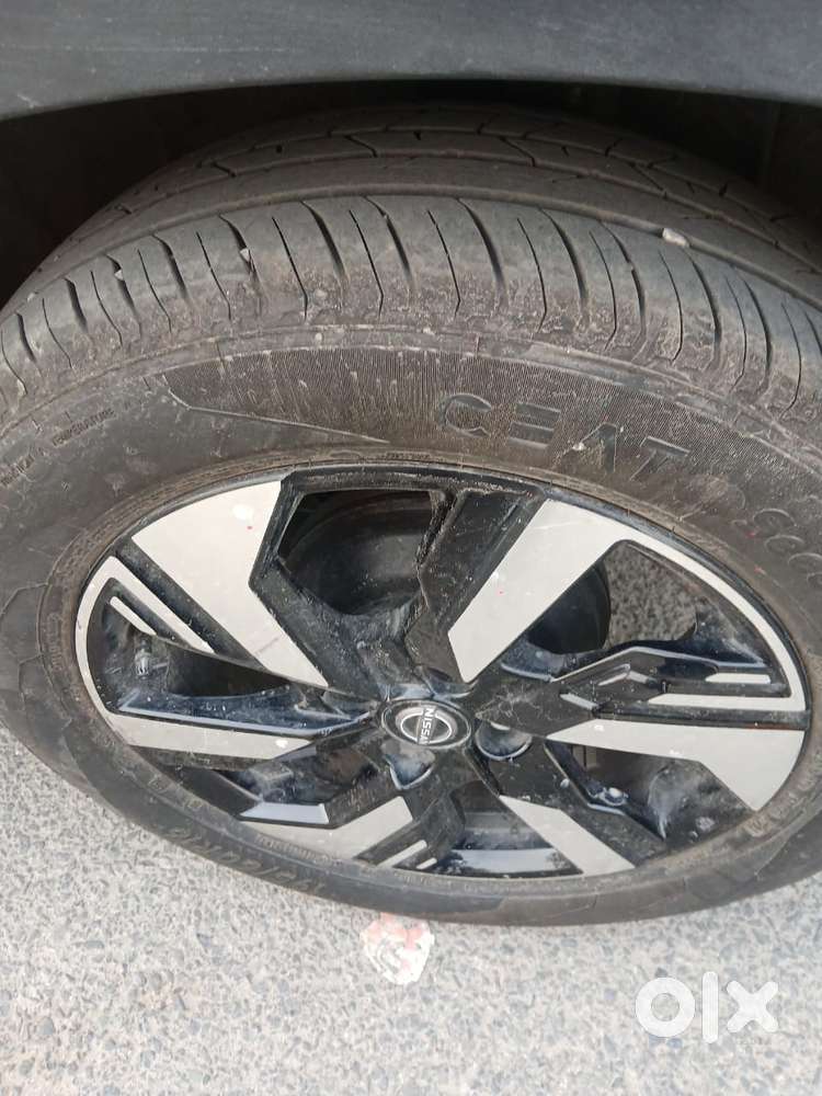 Nissan Magnite 1.0 Xv Premium, 2025, Cng & Hybrids