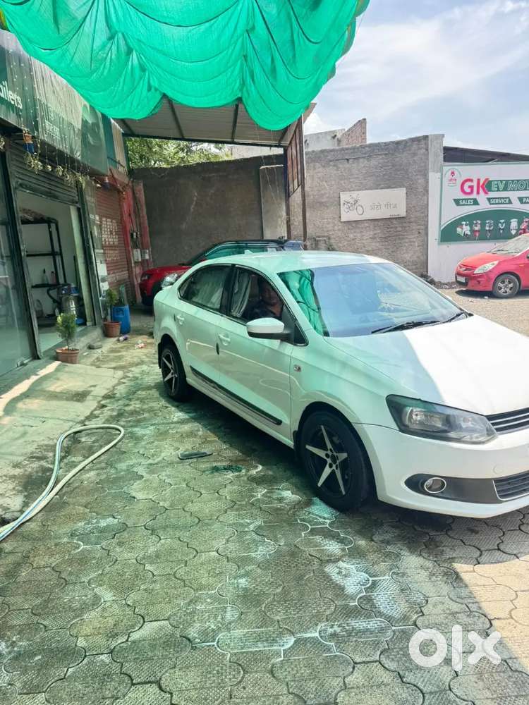 Volkswagen Vento 2013 Petrol Highline Automatic