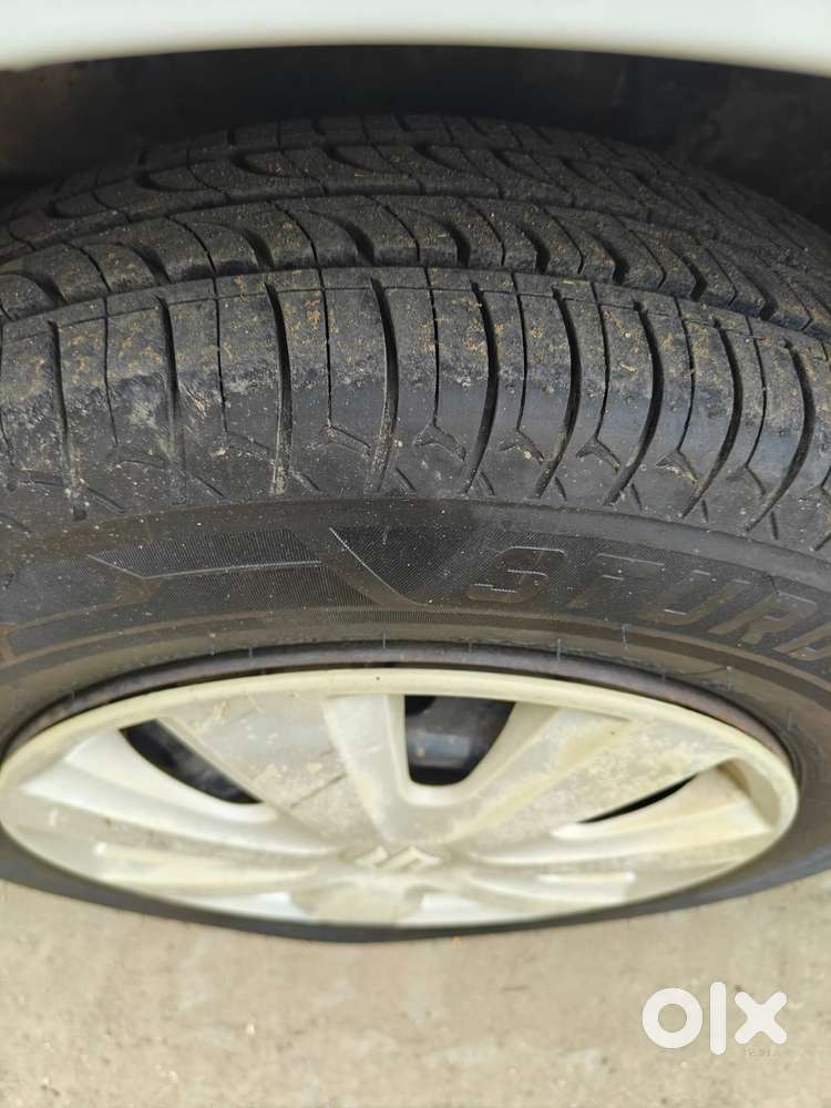 Maruti Suzuki Swift Dzire Vxi Optional, 2010, Petrol