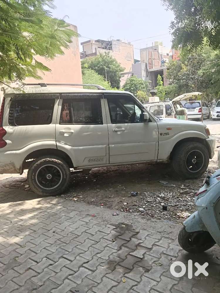 Mahindra Scorpio-n 2013 Diesel Manual