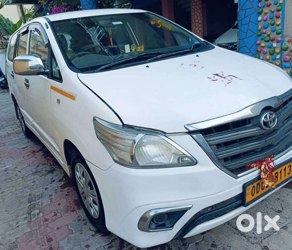 Toyota Innova 2.5 G (diesel) 8 Seater Bs Iv, 2016, Diesel