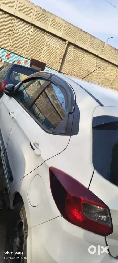 बर्रा 8 Ramgopal Chauraha Kanpur Nagar