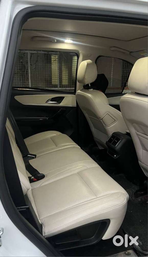Mahindra Xuv700 2.2 Ax 7 Diesel At Str, 2025, Diesel