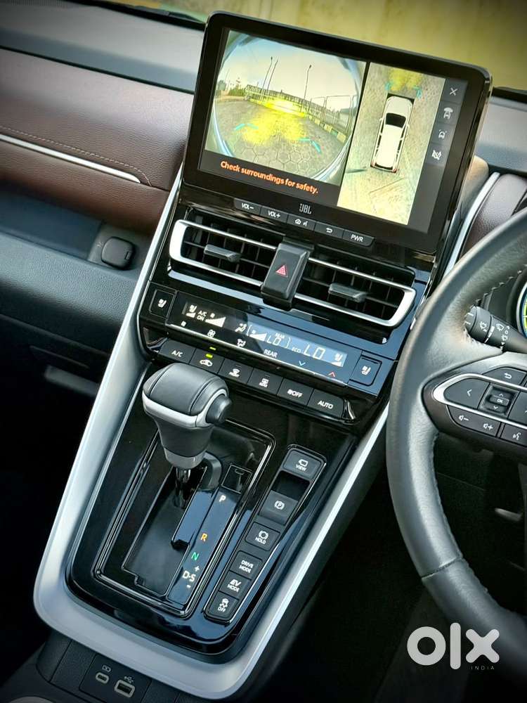 Toyota Innova Hycross 2.0 Zx (o) Hybrid 7 Str, 2025, Petrol