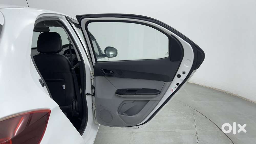Tata Tiago 1.2 Revotron Xt Option, 2021, Petrol