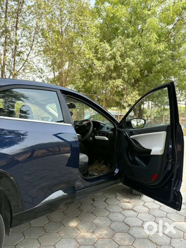 Tata Curvv Petrol Manual 2025 Km Driven