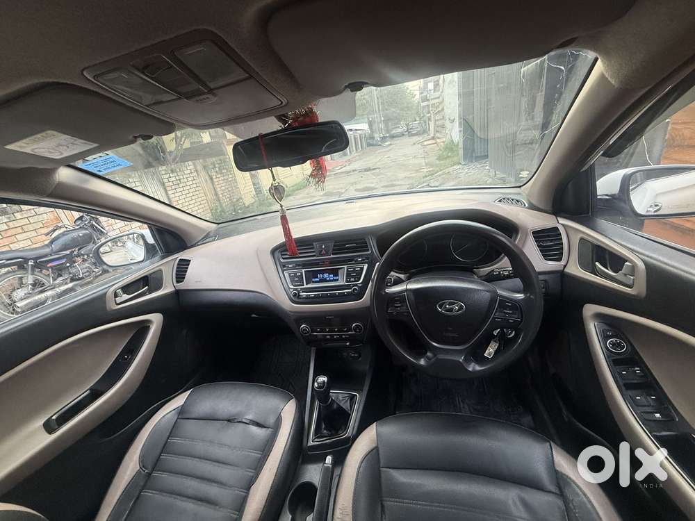 Hyundai Elite I20 Sportz (o) 1.4, 2016, Petrol