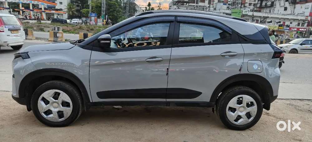 Tata Nexon Pure Plus 1.5 Turbo Diesel 2025