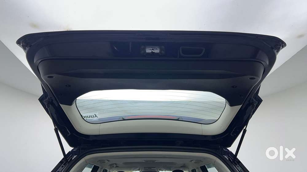Mahindra Xuv 3xo Ax5l 1.2 Petrol At, 2025, Petrol