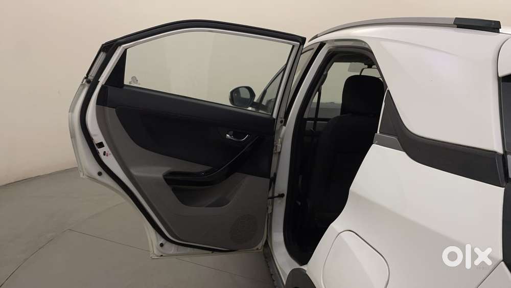 Tata Nexon 1.2 Revotron Xz, 2018, Petrol