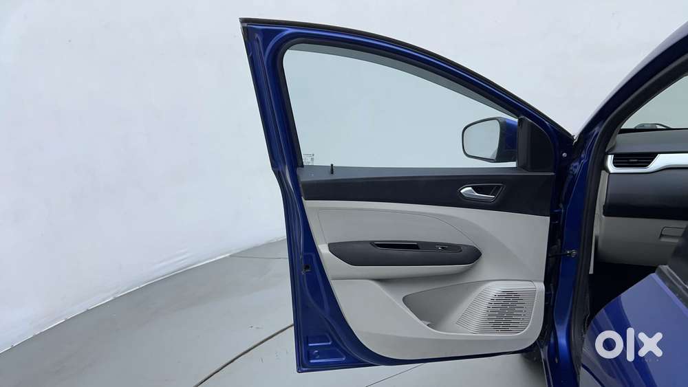 Renault Triber Rxz Easy-r Amt, 2020, Petrol