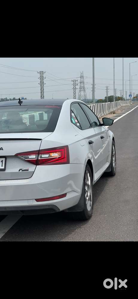Skoda Superb Petrol 2016