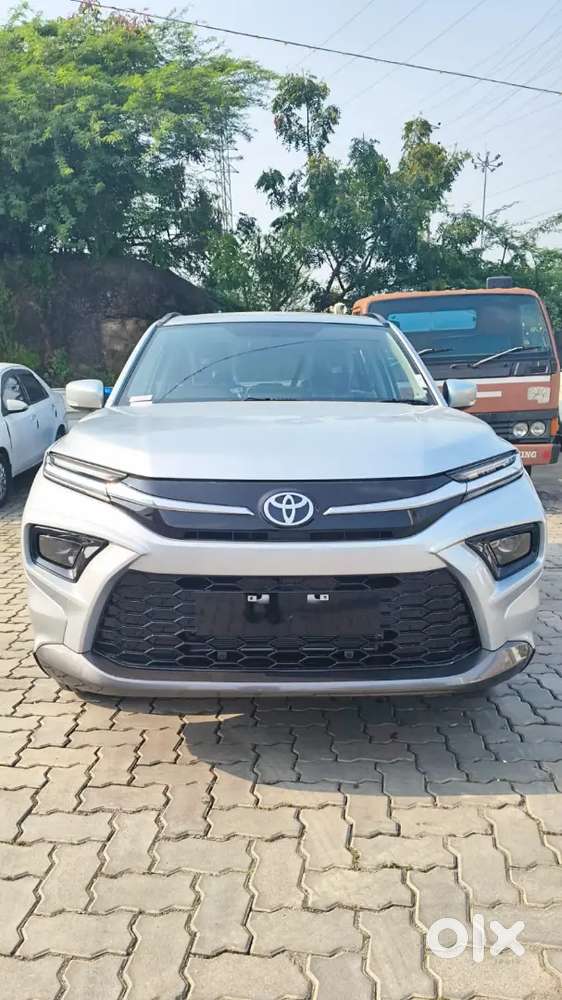 Toyota Urban Cruiser 2025 Cng & Hybrids 940 Km Driven