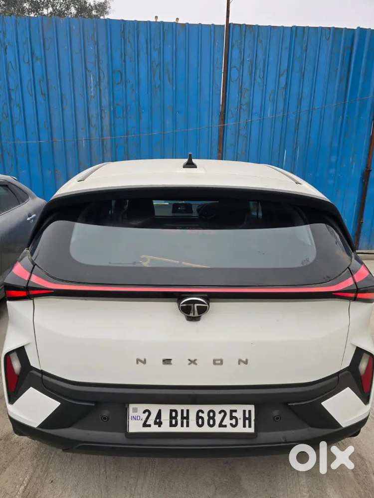 Well-maintained July 2024 [nexon Smart +s] Petrol / Cng Automatic