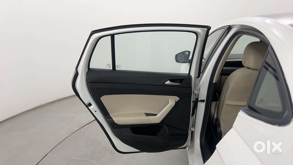 Volkswagen Virtus Highline Plus 1.0 Tsi At, 2022, Petrol