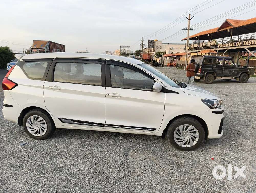 Maruti Suzuki Ertiga Vxi Petrol 2024