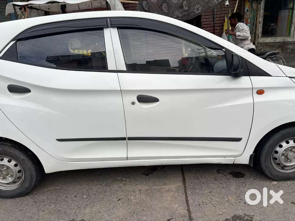 Hyundai Eon 2012 Petrol 72900 Km Driven
