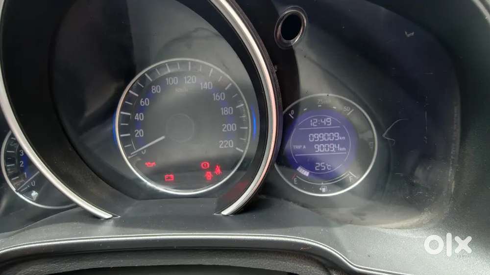 Honda Jazz 2016 Petrol Automatic 98979 Km Driven,