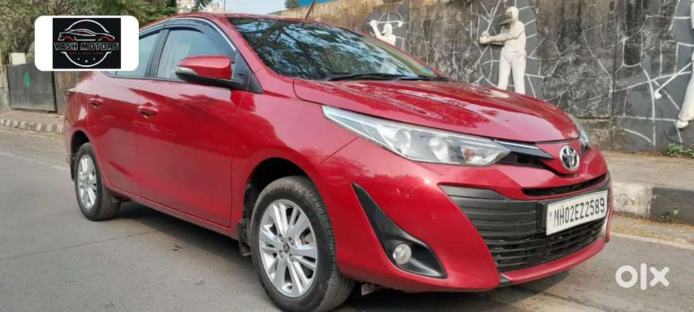 Toyota Yaris V Cvt, 2018, Petrol