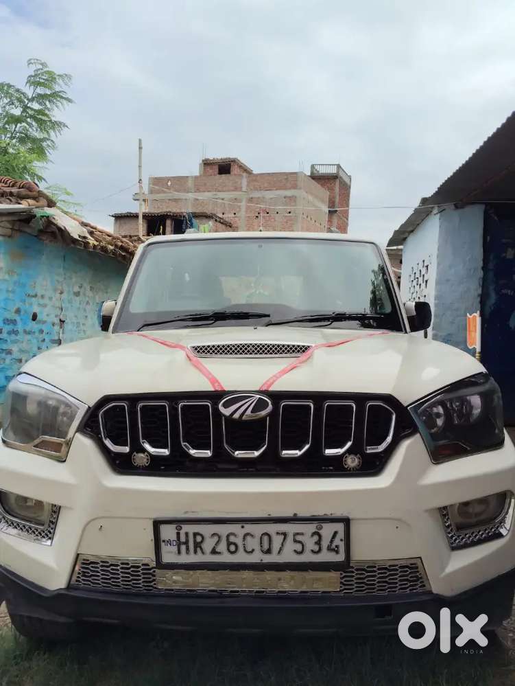 Mahindra Scorpio S6+ 2015 Diesel Manual