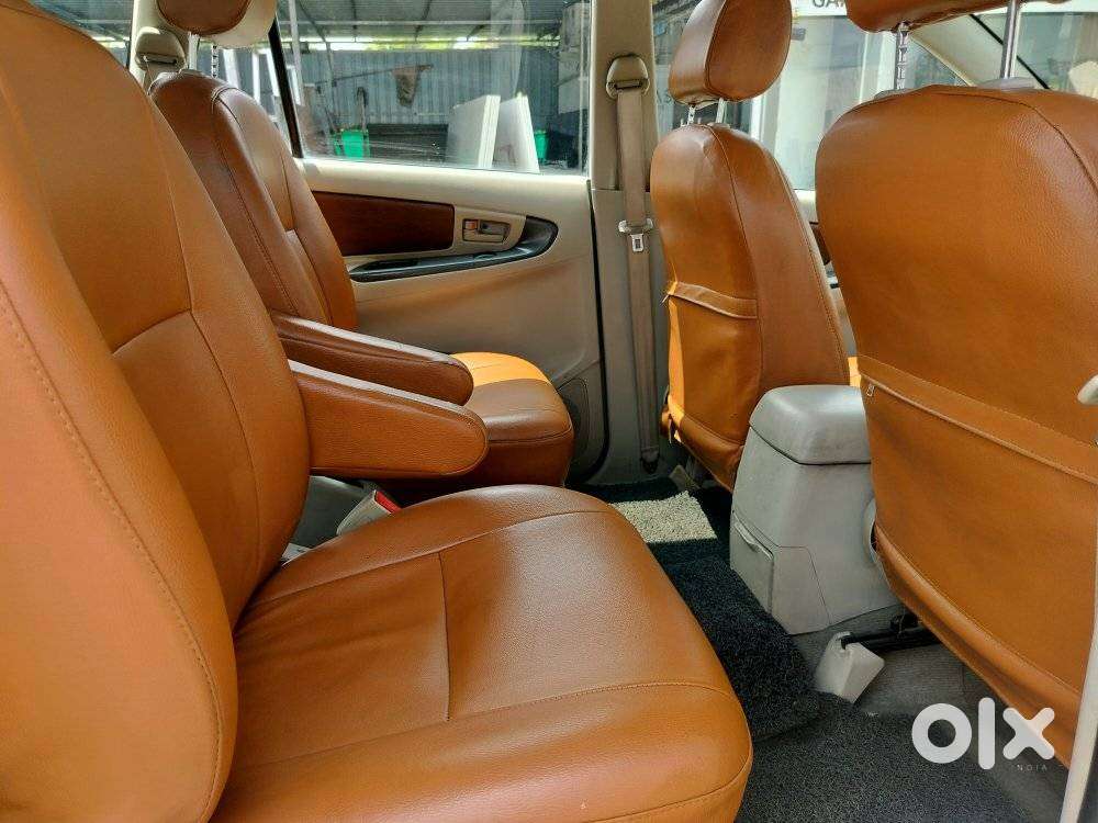 Toyota Innova 2.5 G (diesel) 7 Seater Bs Iv, 2014, Diesel