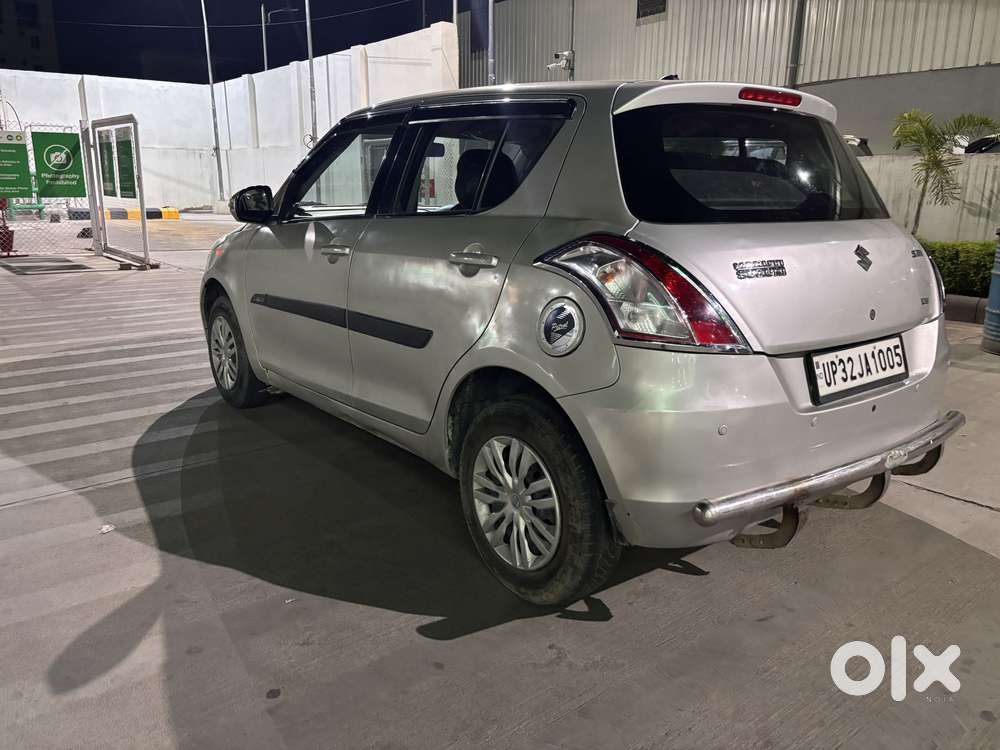 Maruti Suzuki Swift Vxi 1.2 Abs Bs-iv, 2017, Petrol