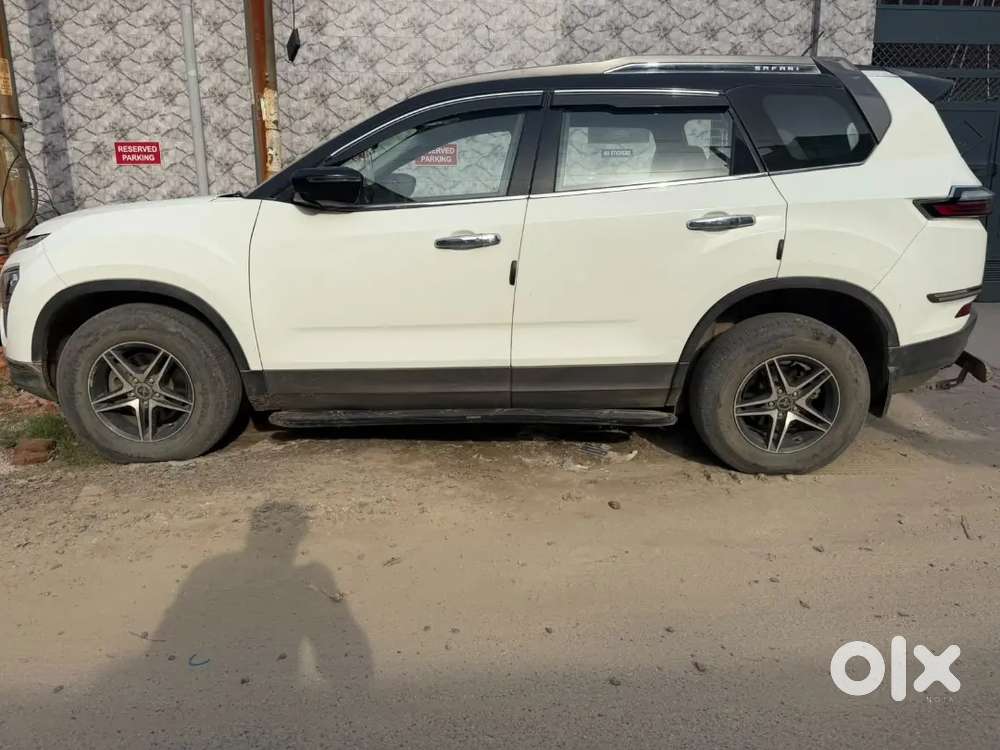 Tata Safari Sunroof Alloy Wheels 2022 December Mid