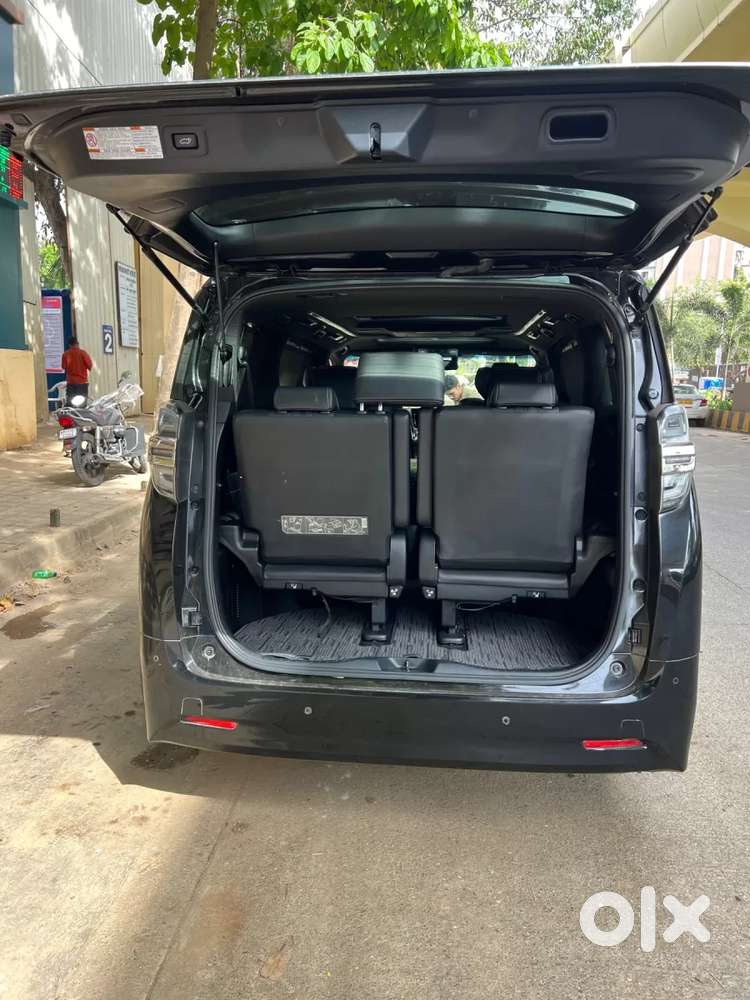 Toyota Vellfire 2.5 Hybrid, 2020, Petrol