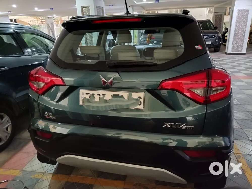 Mahindra Xuv300  W8(o)2023 Year Car
