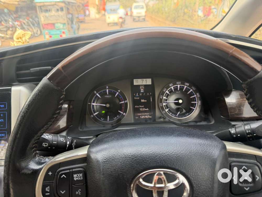 Toyota Innova Crysta 2.8z Automatic, 2017, Diesel