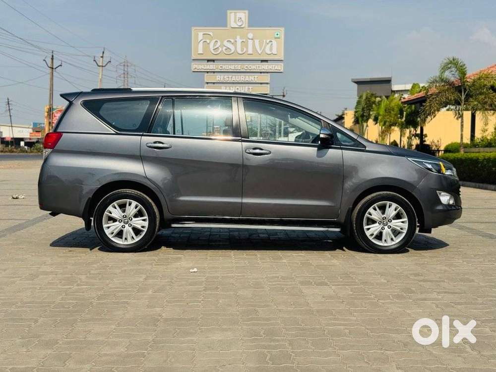 Toyota Innova Crysta 2.8 Zx At 7 Seater, 2016, Diesel