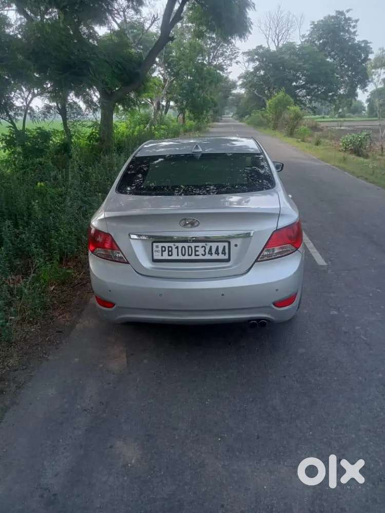 Hyundai New Verna 2011 Diesel 98000 Km Driven