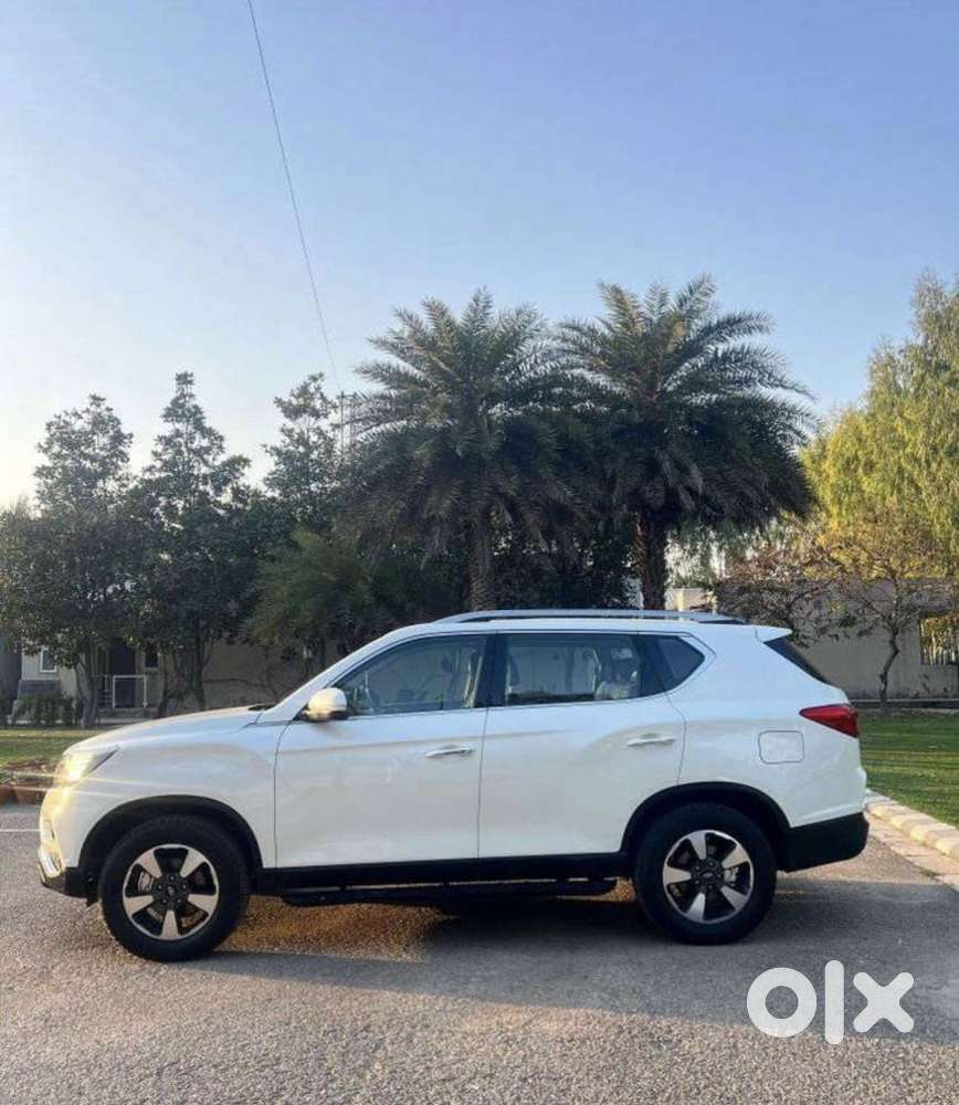 Mahindra Alturas G4, 2022, Diesel