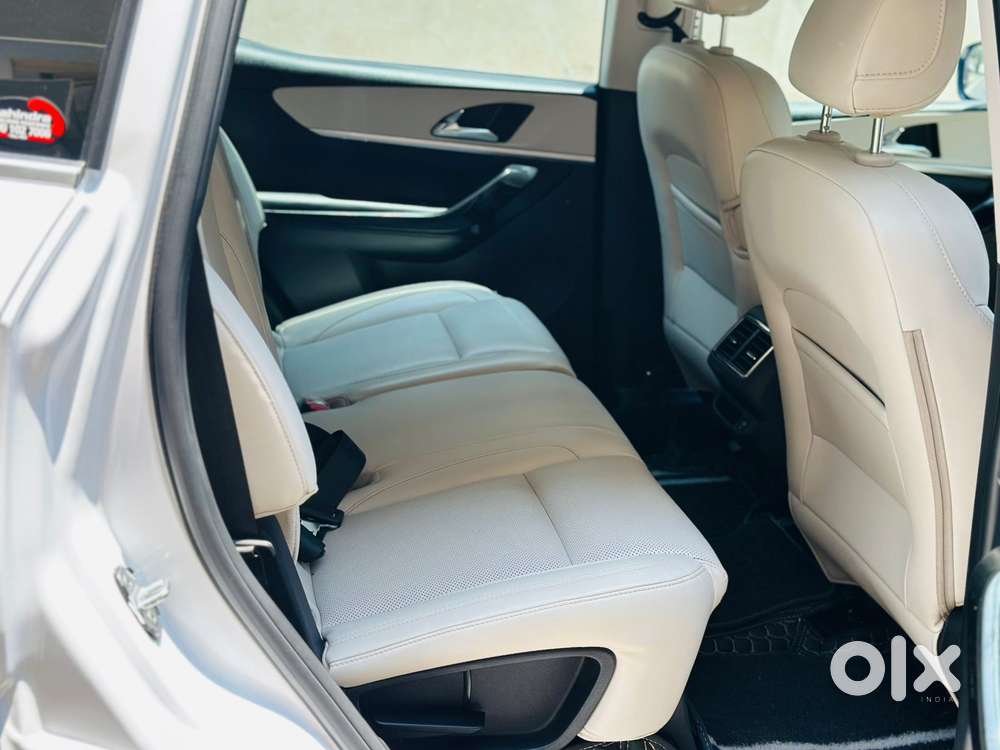 Mahindra Xuv700 2.2 Ax 7 Diesel At Luxury Pack Str, 2025