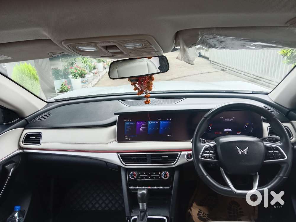 Mahindra Xuv700 2.0 Ax 7 Petrol At Luxury Pack Str, 2022, Petrol