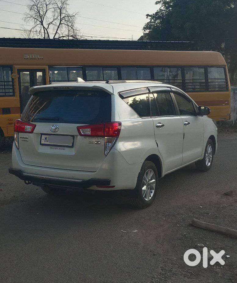 Toyota Innova Crysta 2.8 Zx At 7 Seater, 2017