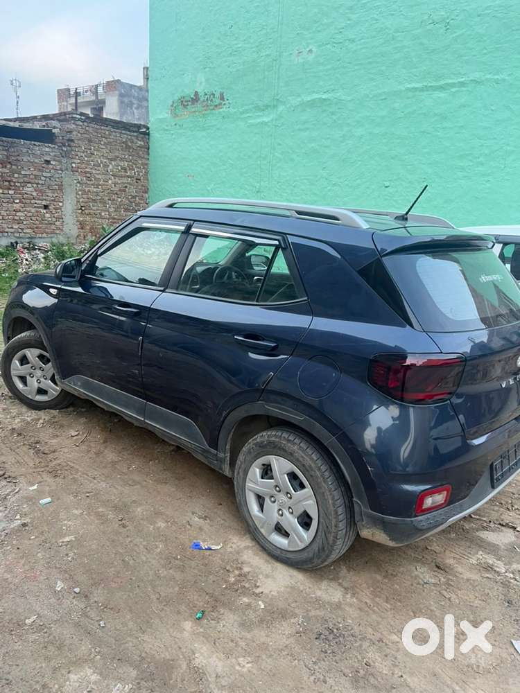 Hyundai Venue 2021 Petrol Well Maintained