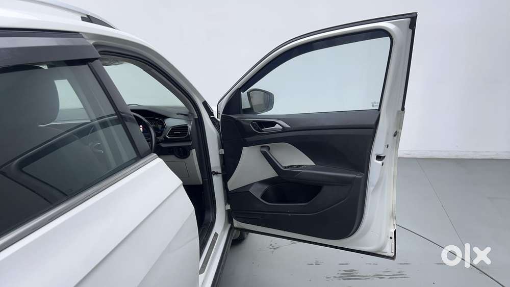 Volkswagen Taigun Topline 1.0 Tsi At (electric Seats), 2021, Petrol
