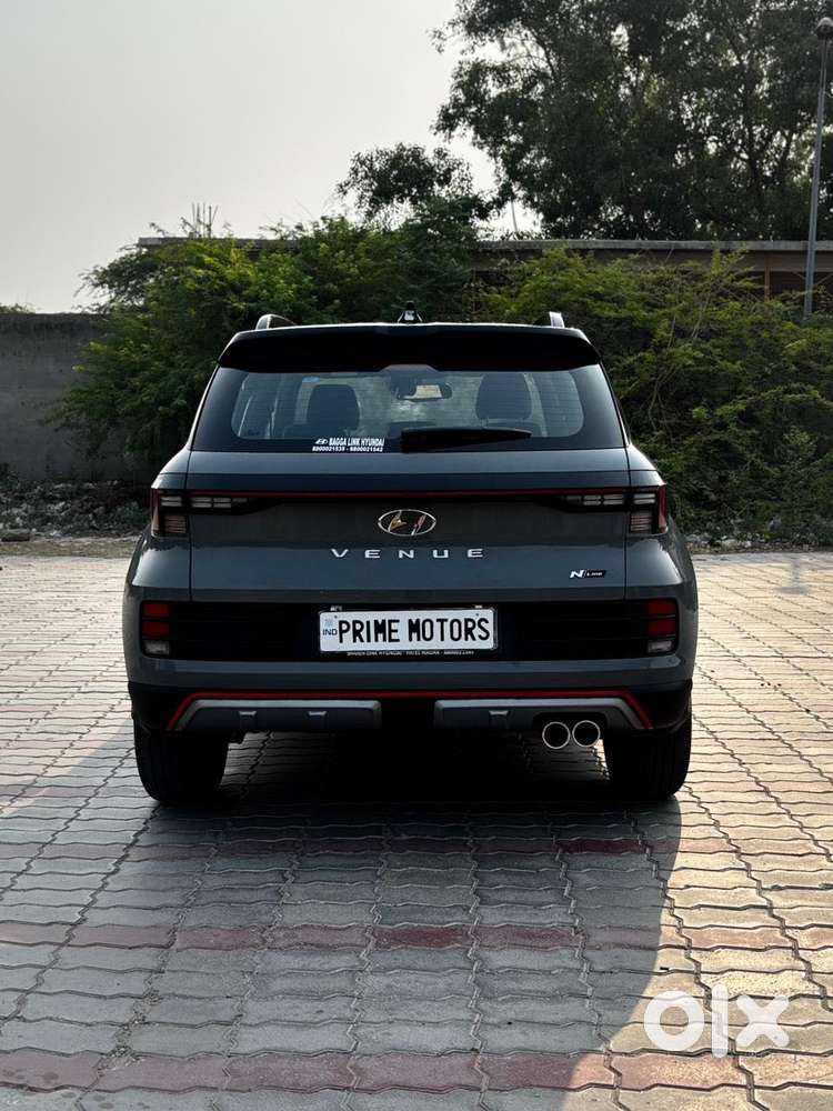 Hyundai Venue 1.0 Sx (o) Turbo Dual Tone, 2025, Petrol