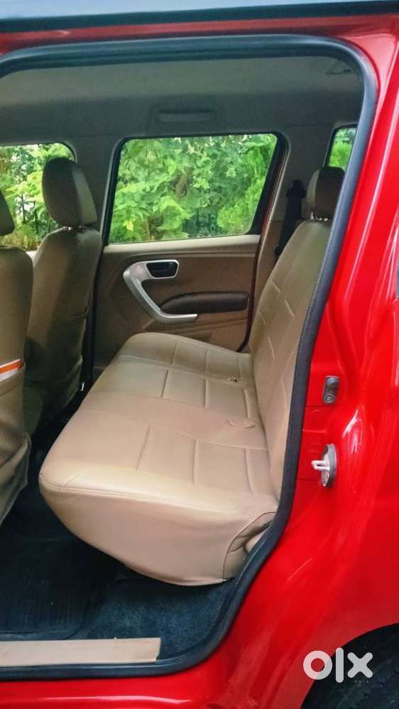 Mahindra Tuv 300 Mhawk100 T8 Dual Tone, 2018, Diesel