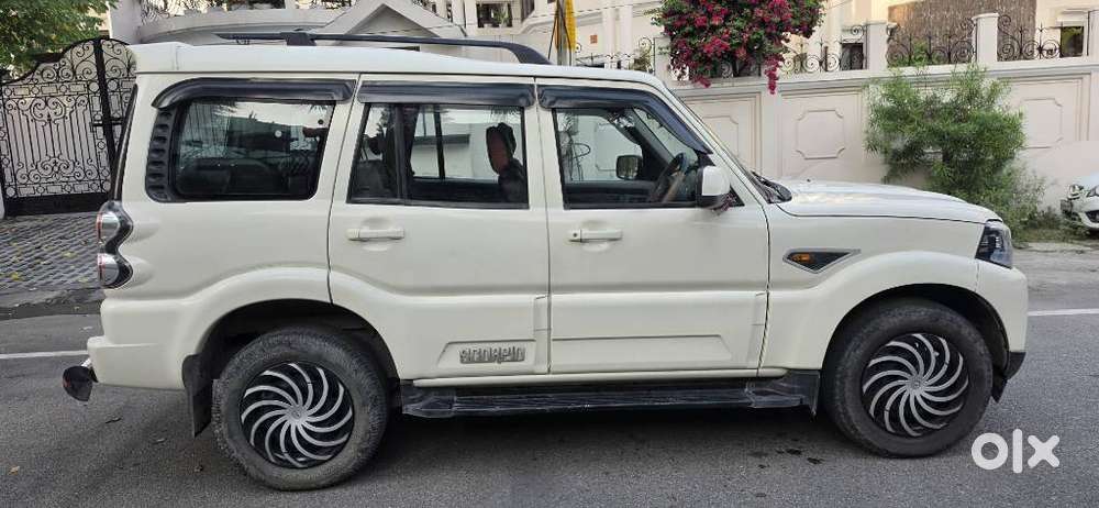 Mahindra Scorpio S6 Plus, 2016, Diesel