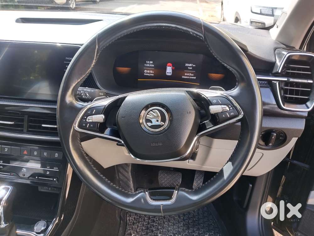 Skoda Kushaq 1.0 Tsi Style At, 2023, Petrol