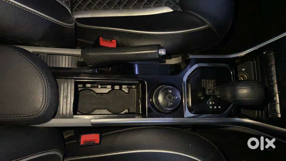 Tata Nexon 1.2 Revotron Xza Plus Dualtone, 2018, Petrol