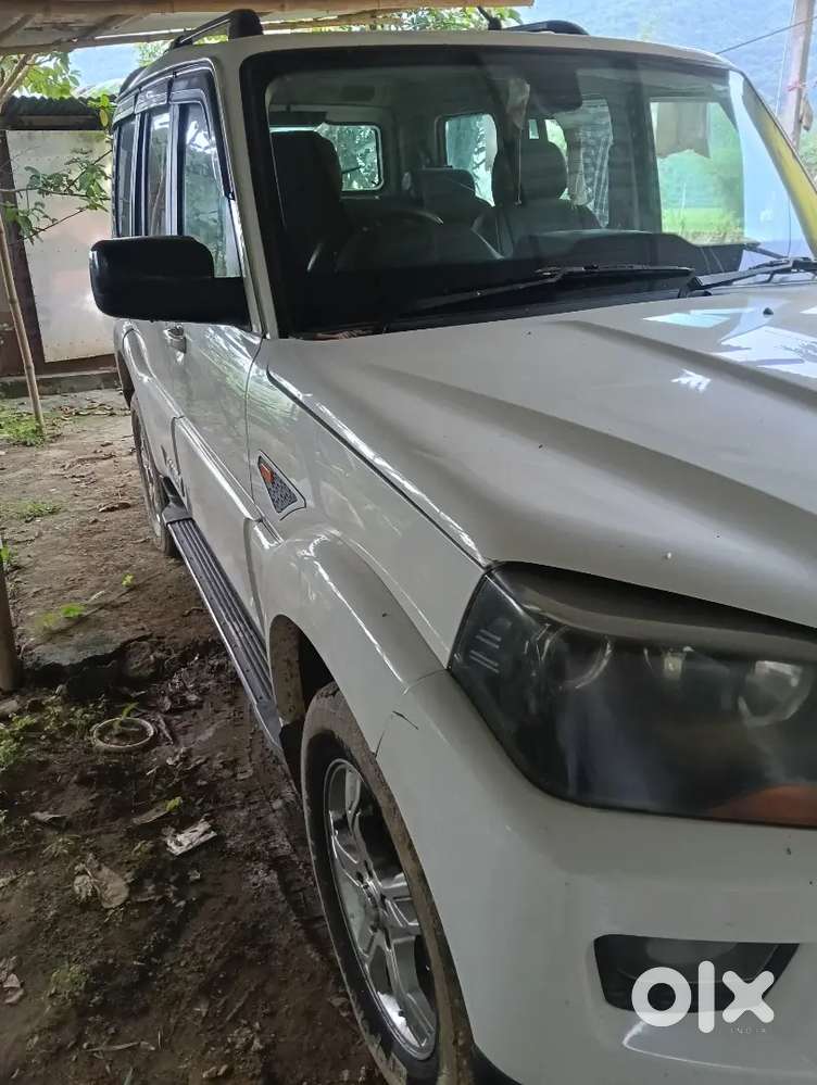 Mahindra Scorpio Classic 2016 Petrol
